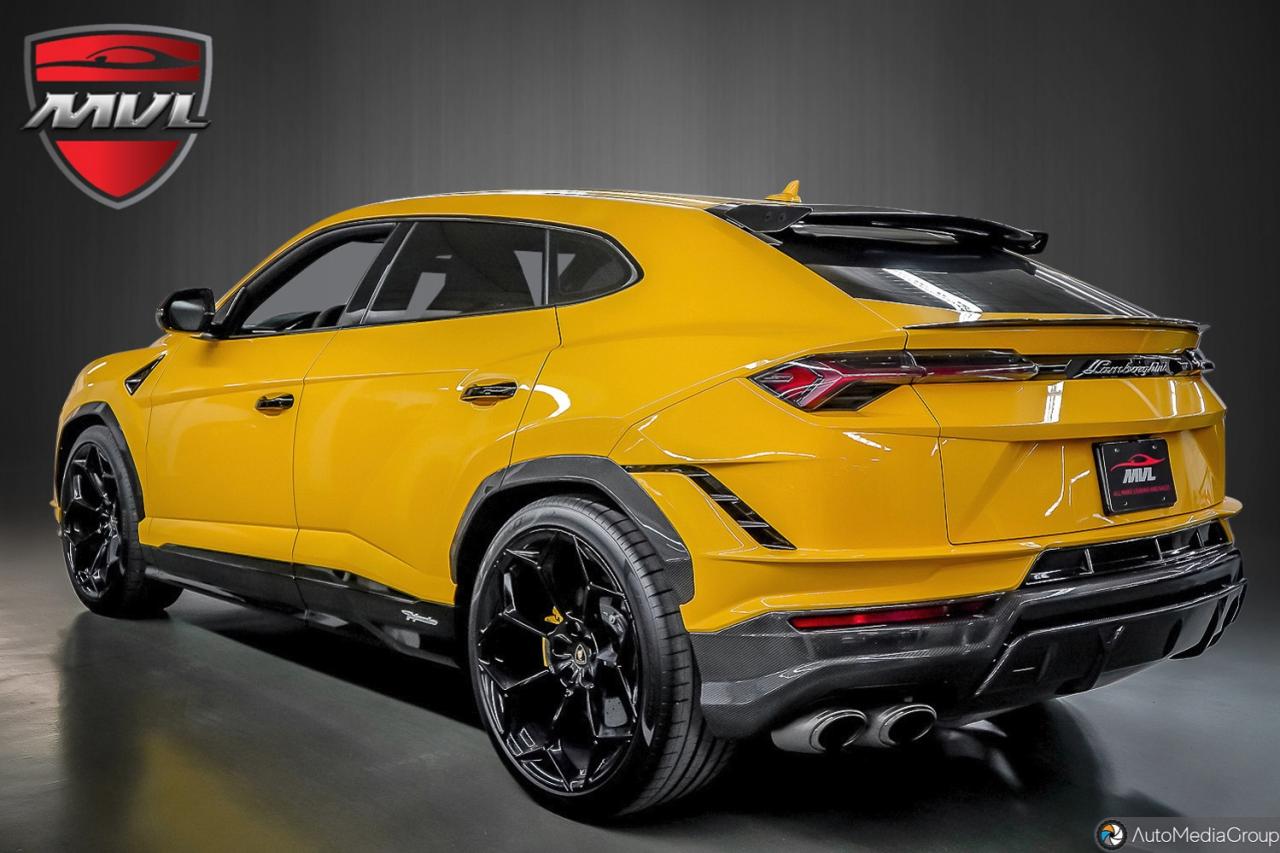 2023 Lamborghini Urus  Photo
