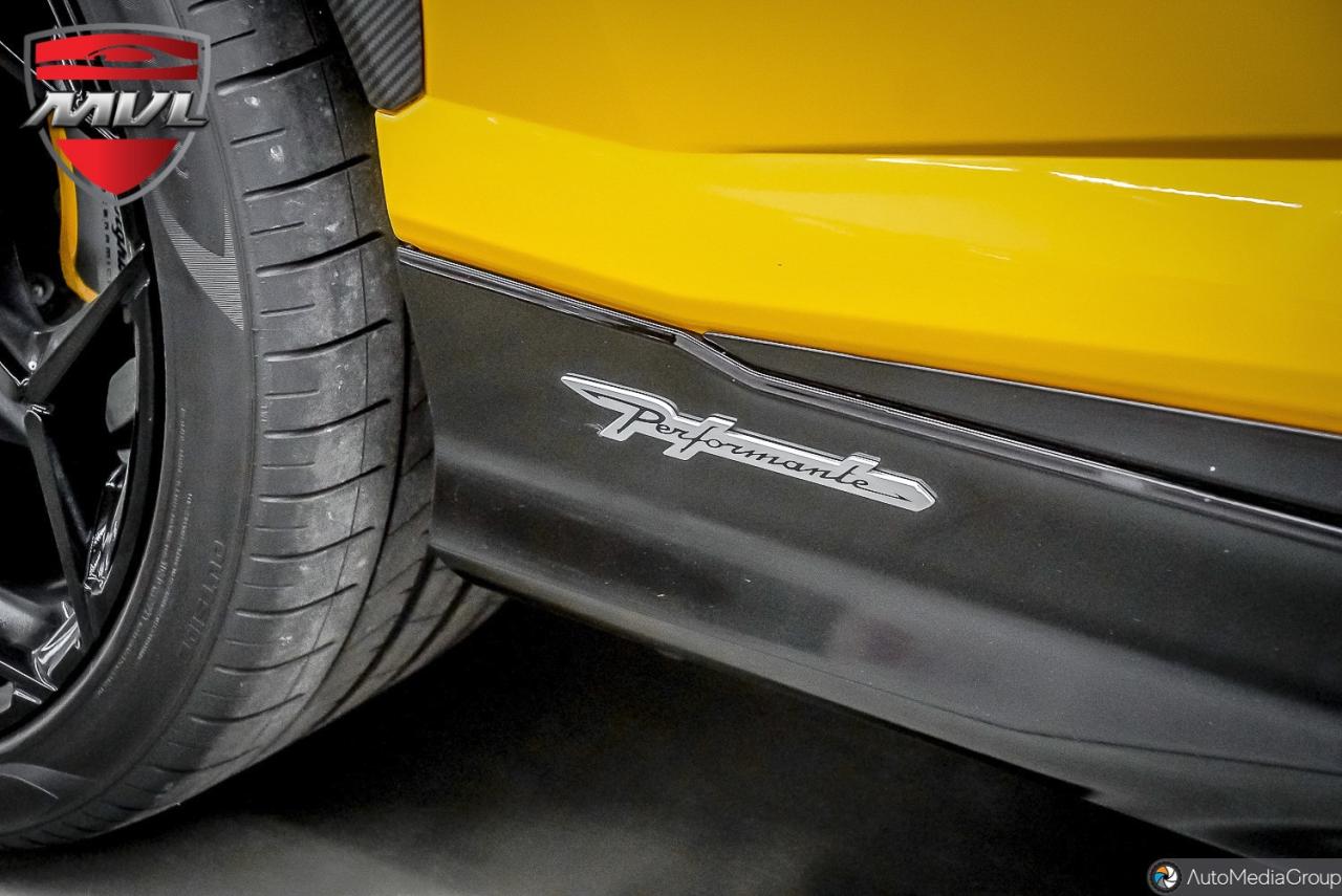 2023 Lamborghini Urus  Photo