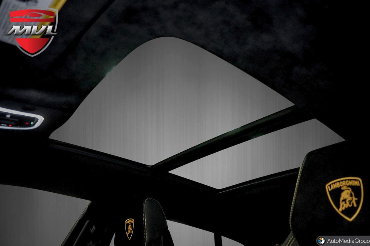 2023 Lamborghini Urus  Photo