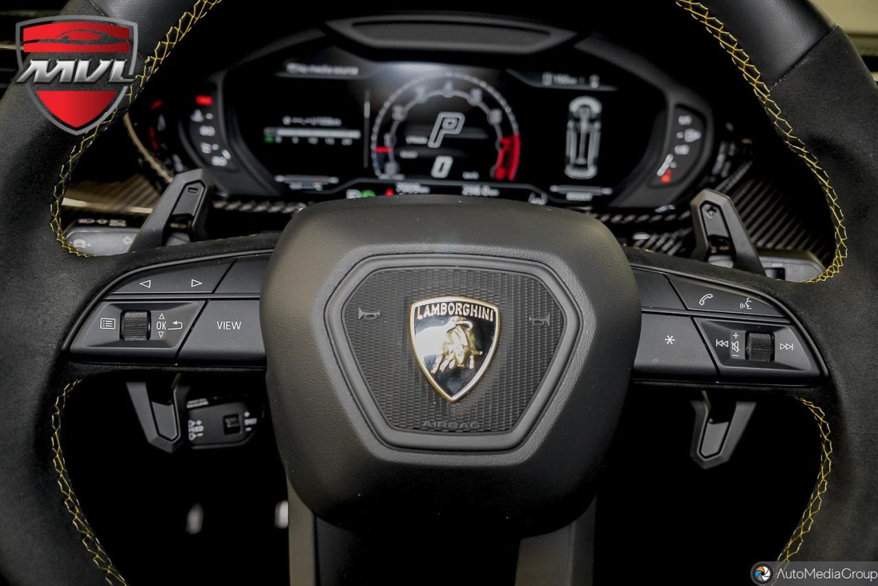 2023 Lamborghini Urus  Photo