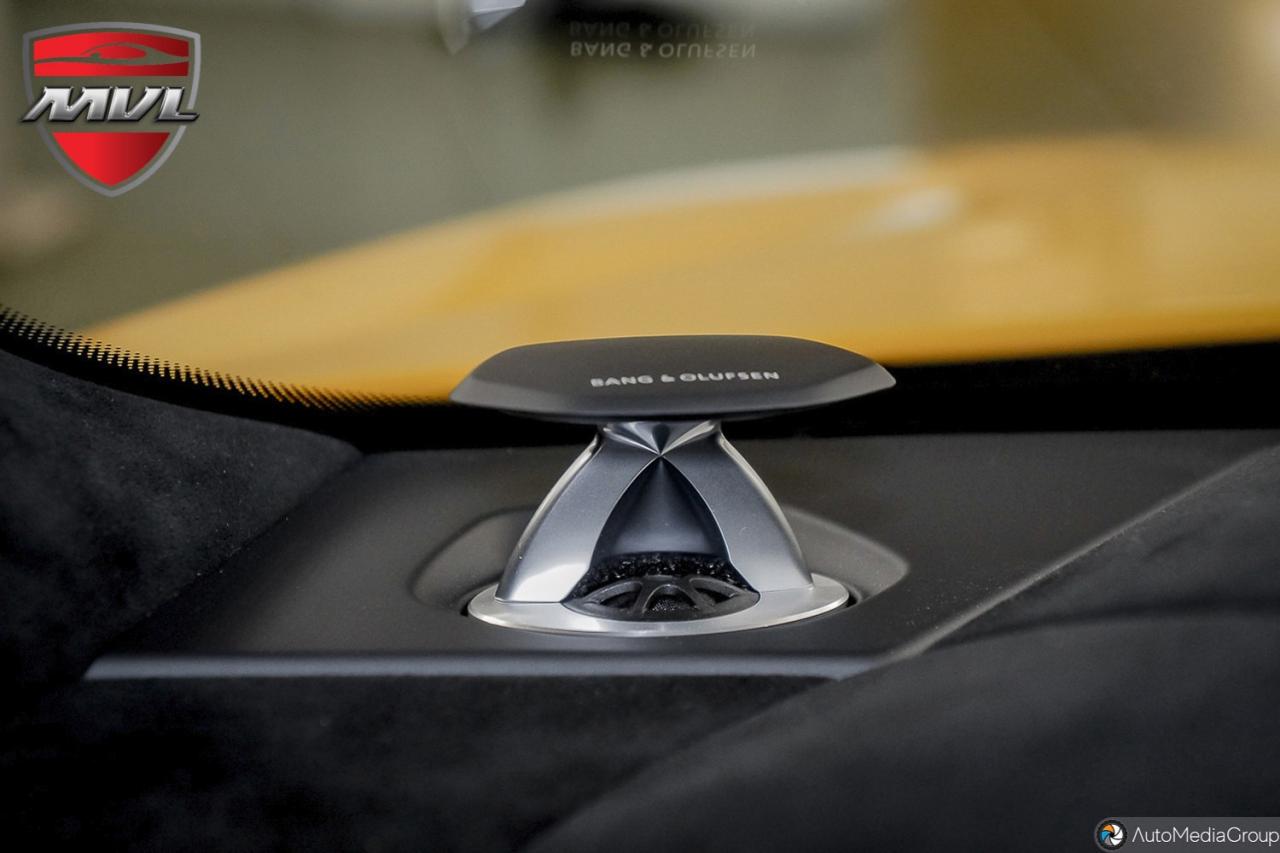 2023 Lamborghini Urus  Photo