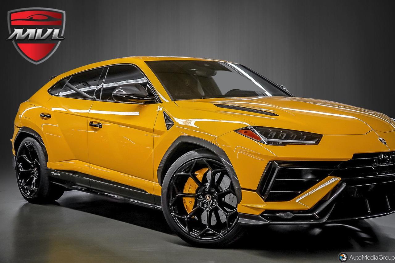 2023 Lamborghini Urus  Photo