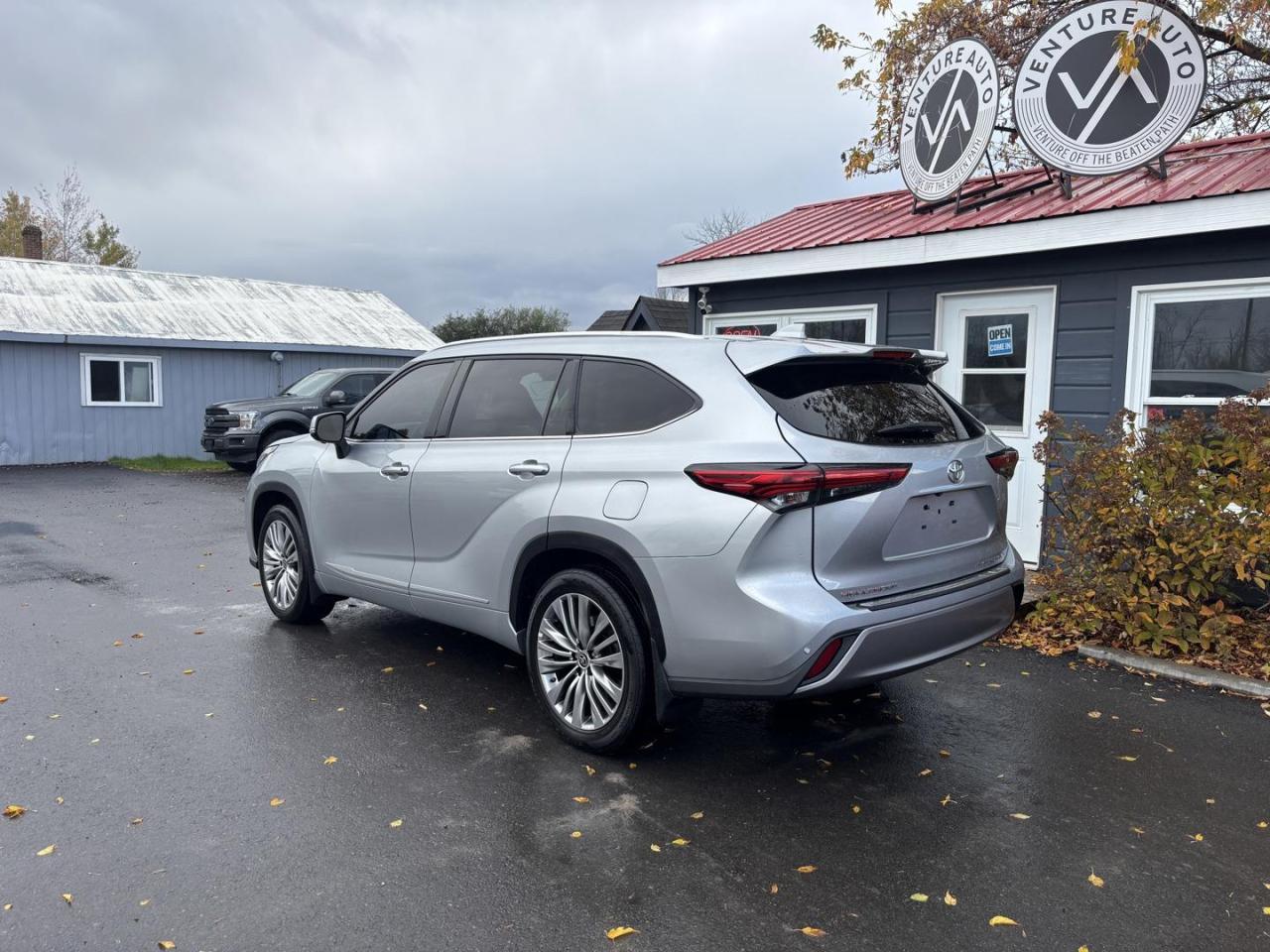 2023 Toyota Highlander  Photo