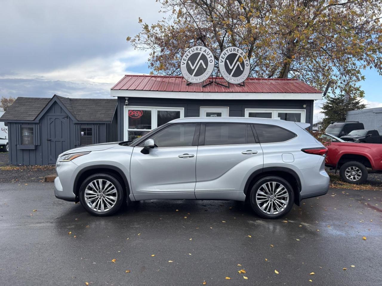 2023 Toyota Highlander  Photo