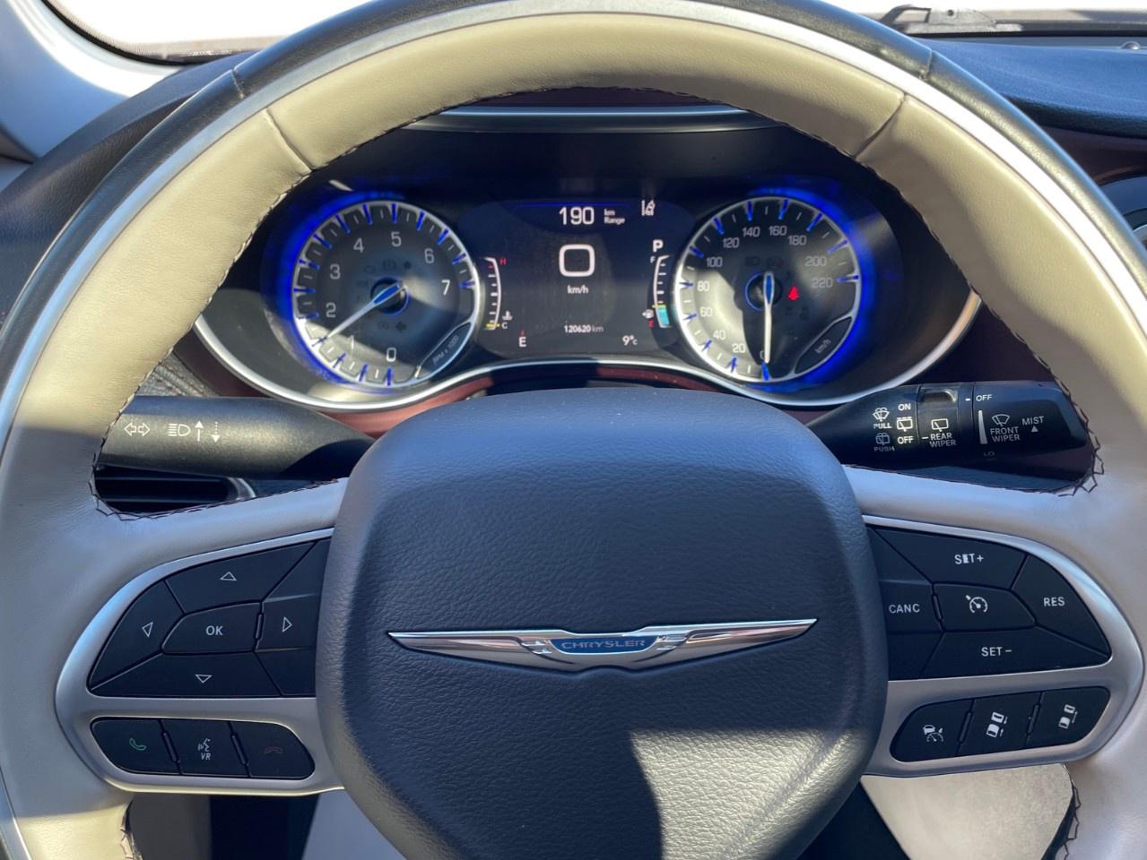 2019 Chrysler Pacifica WELL EQUIPPED VERY WELL MAINTAINED LOCAL TRADE! Photo