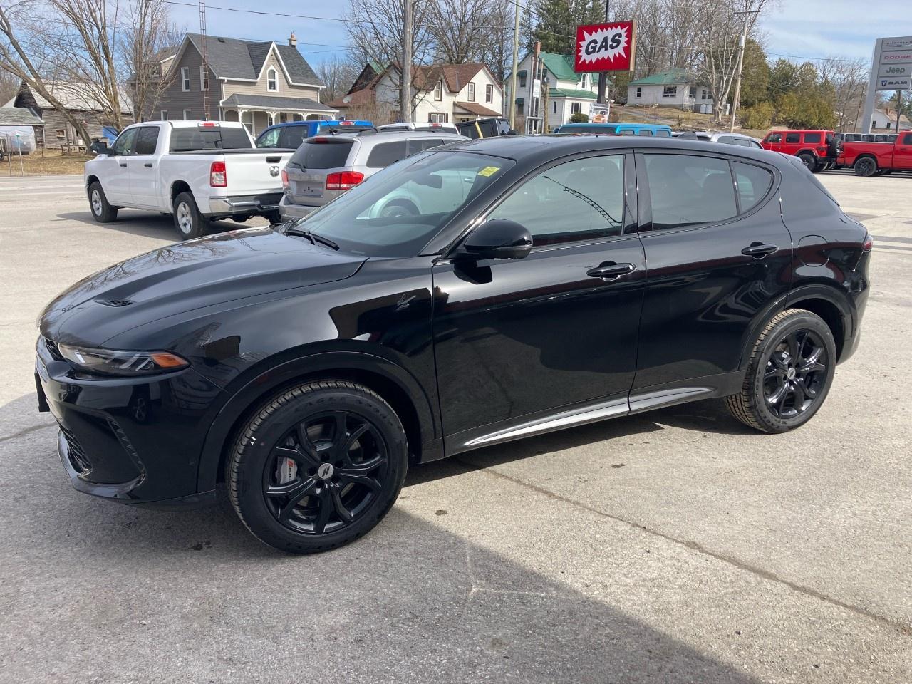 2024 Dodge Hornet DEALER DEMO Photo0