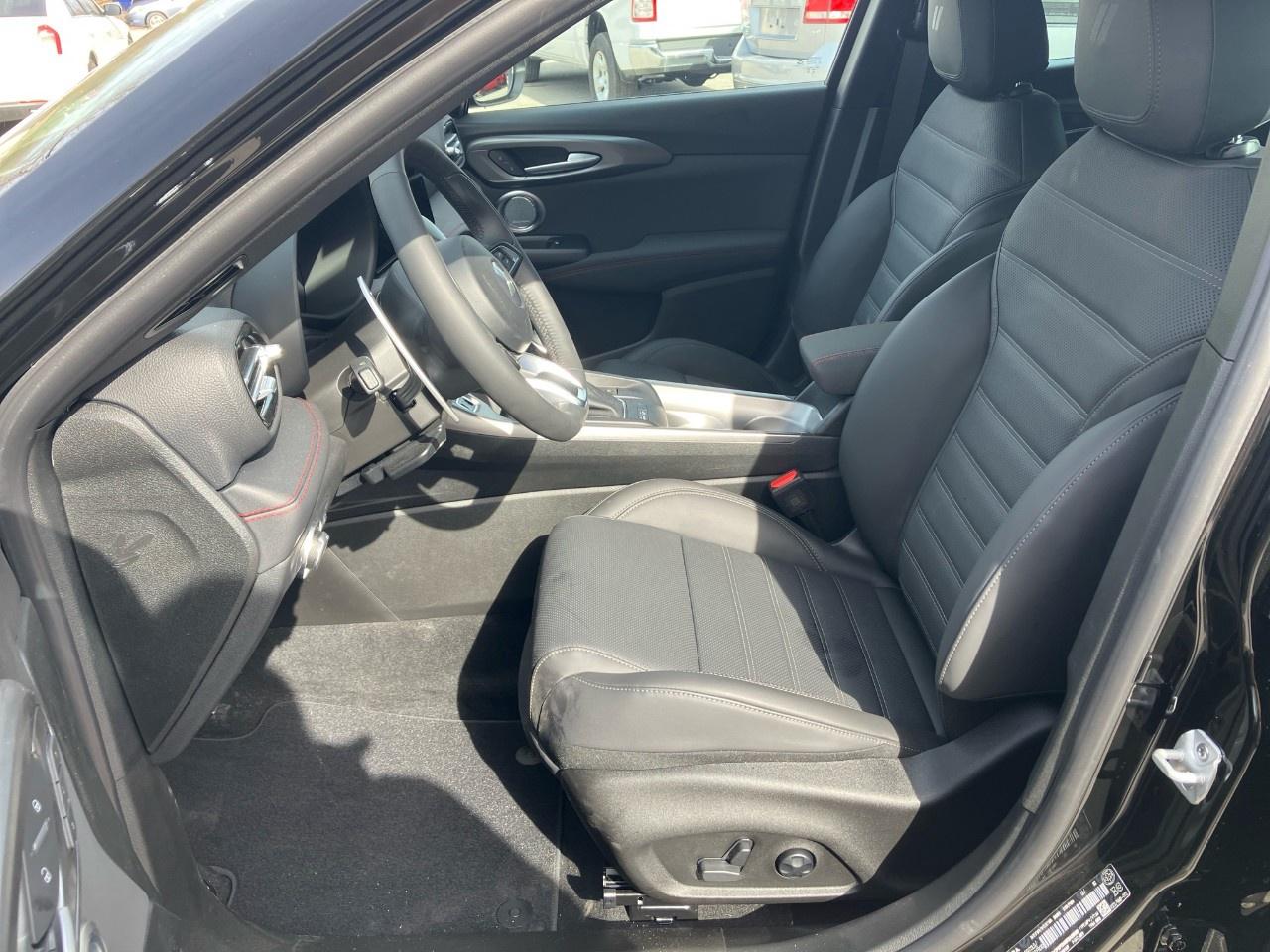 2024 Dodge Hornet DEALER DEMO Photo