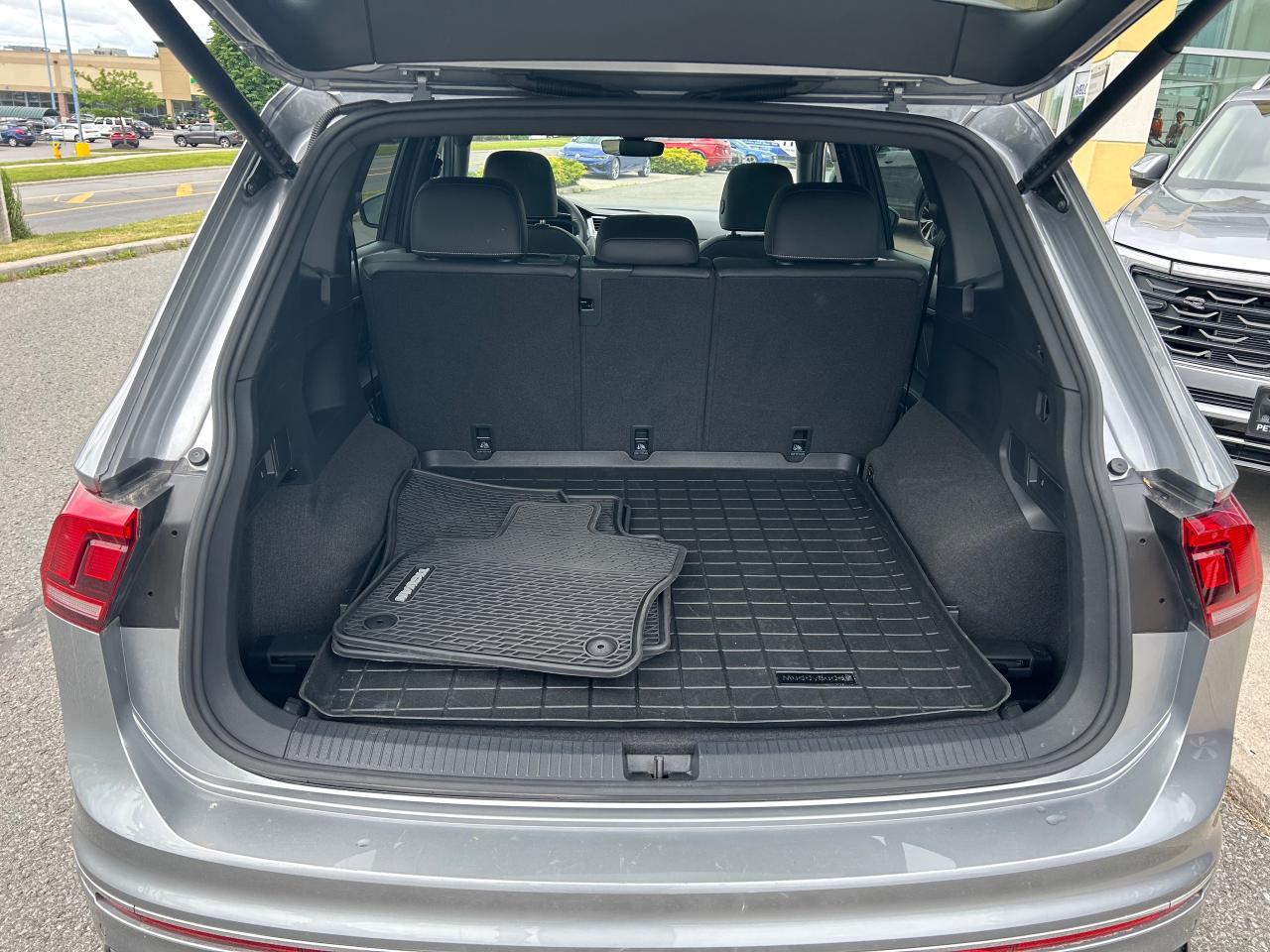 2024 Volkswagen Tiguan Highline R-LINE 4dr All-wheel Drive 4MOTION Photo