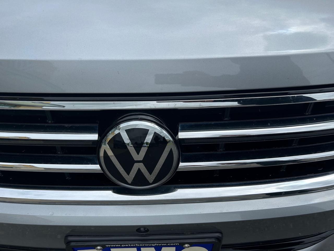 2024 Volkswagen Tiguan Highline R-LINE 4dr All-wheel Drive 4MOTION Photo