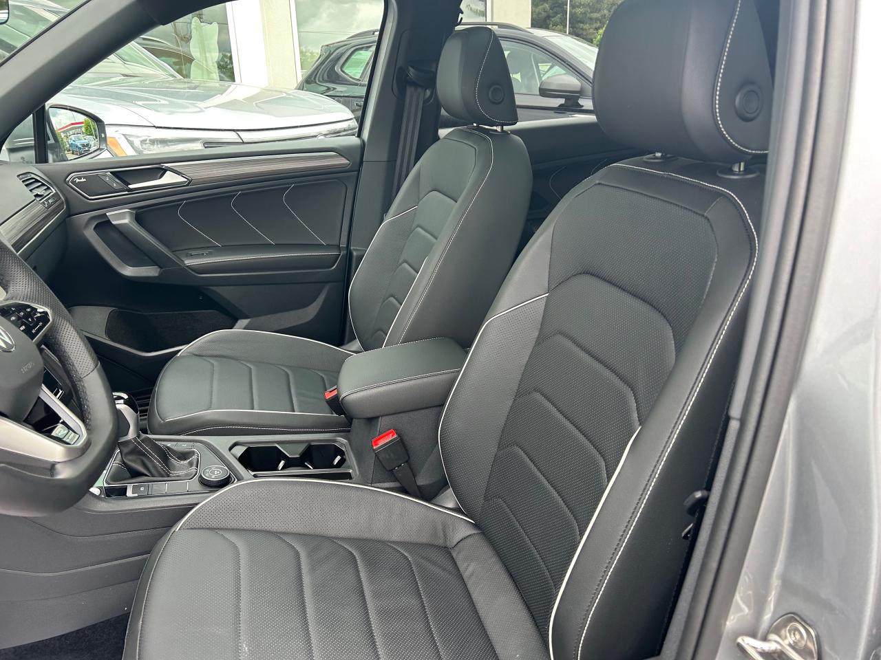 2024 Volkswagen Tiguan Highline R-LINE 4dr All-wheel Drive 4MOTION Photo