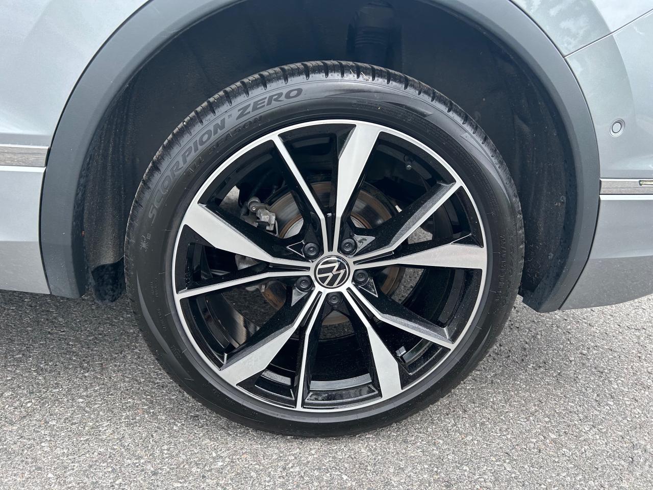 2024 Volkswagen Tiguan Highline R-LINE 4dr All-wheel Drive 4MOTION Photo