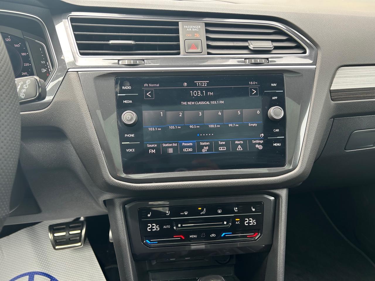 2024 Volkswagen Tiguan Highline R-LINE 4dr All-wheel Drive 4MOTION Photo