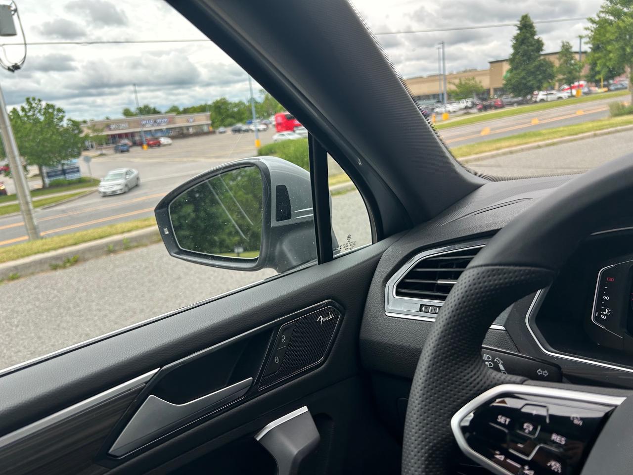 2024 Volkswagen Tiguan Highline R-LINE 4dr All-wheel Drive 4MOTION Photo