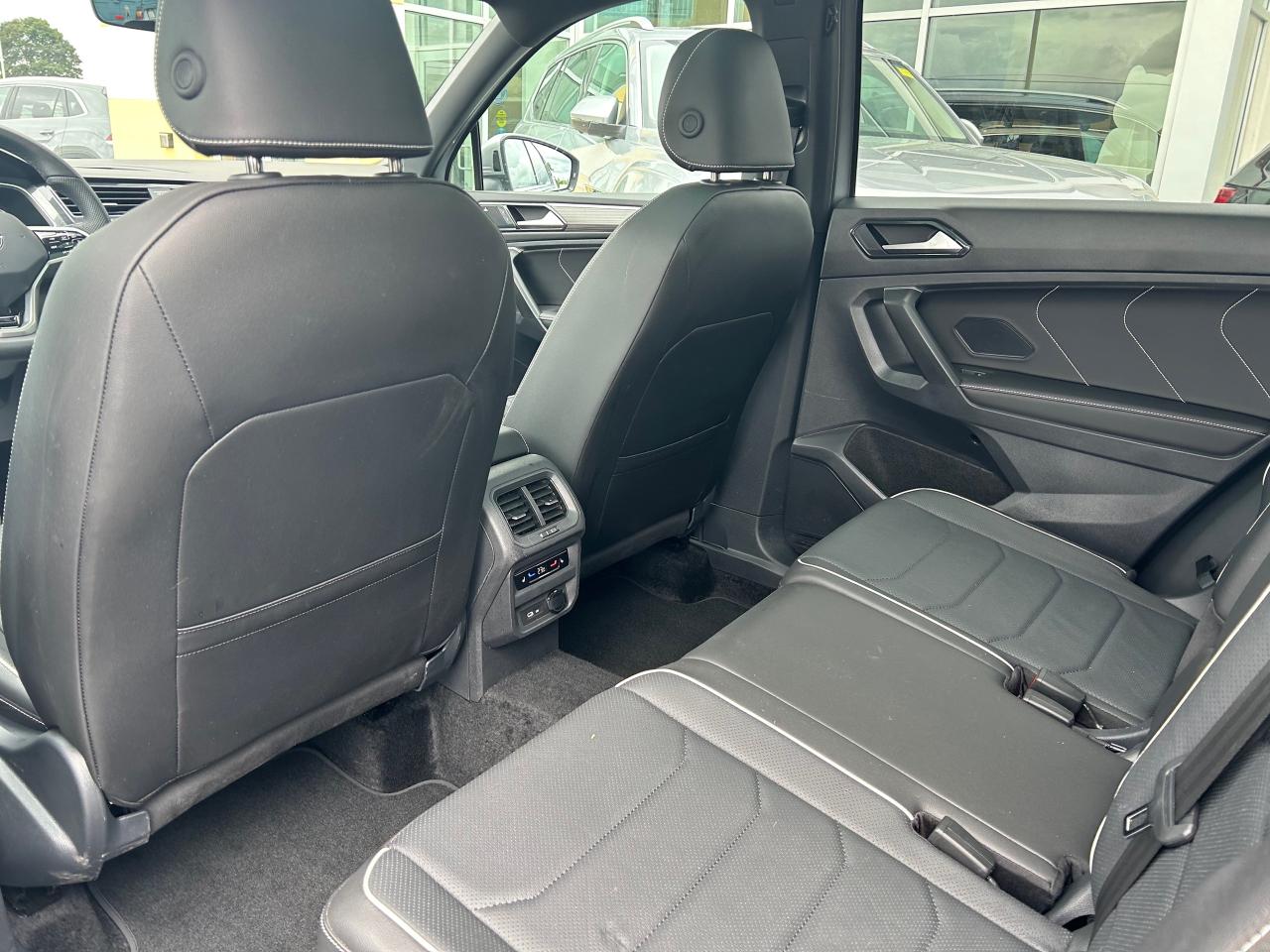 2024 Volkswagen Tiguan Highline R-LINE 4dr All-wheel Drive 4MOTION Photo