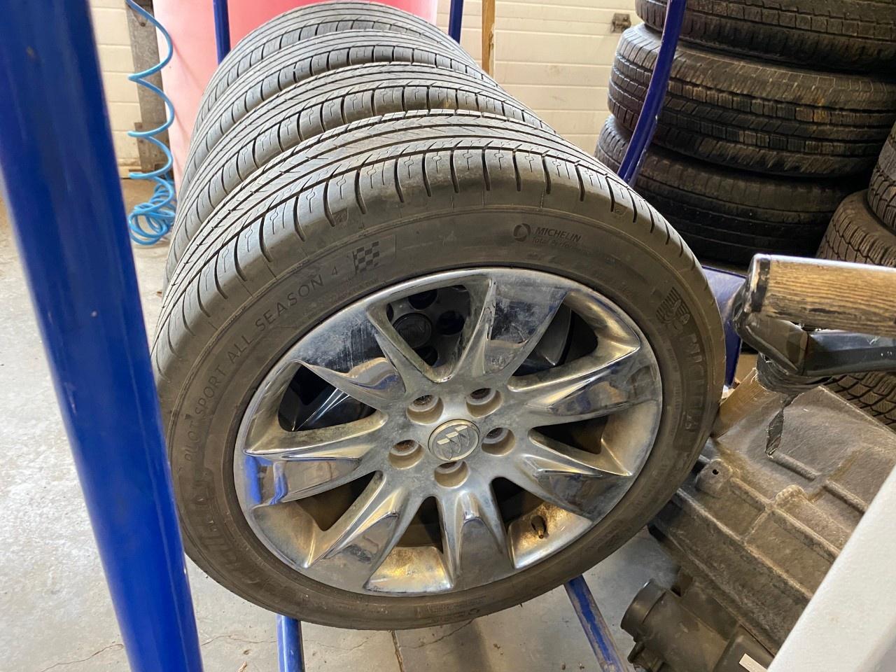 2018 Buick Encore Essence AWD Photo