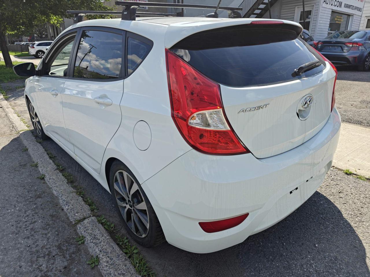 2015 Hyundai Accent GLS (M6) 4dr Hatchback Photo