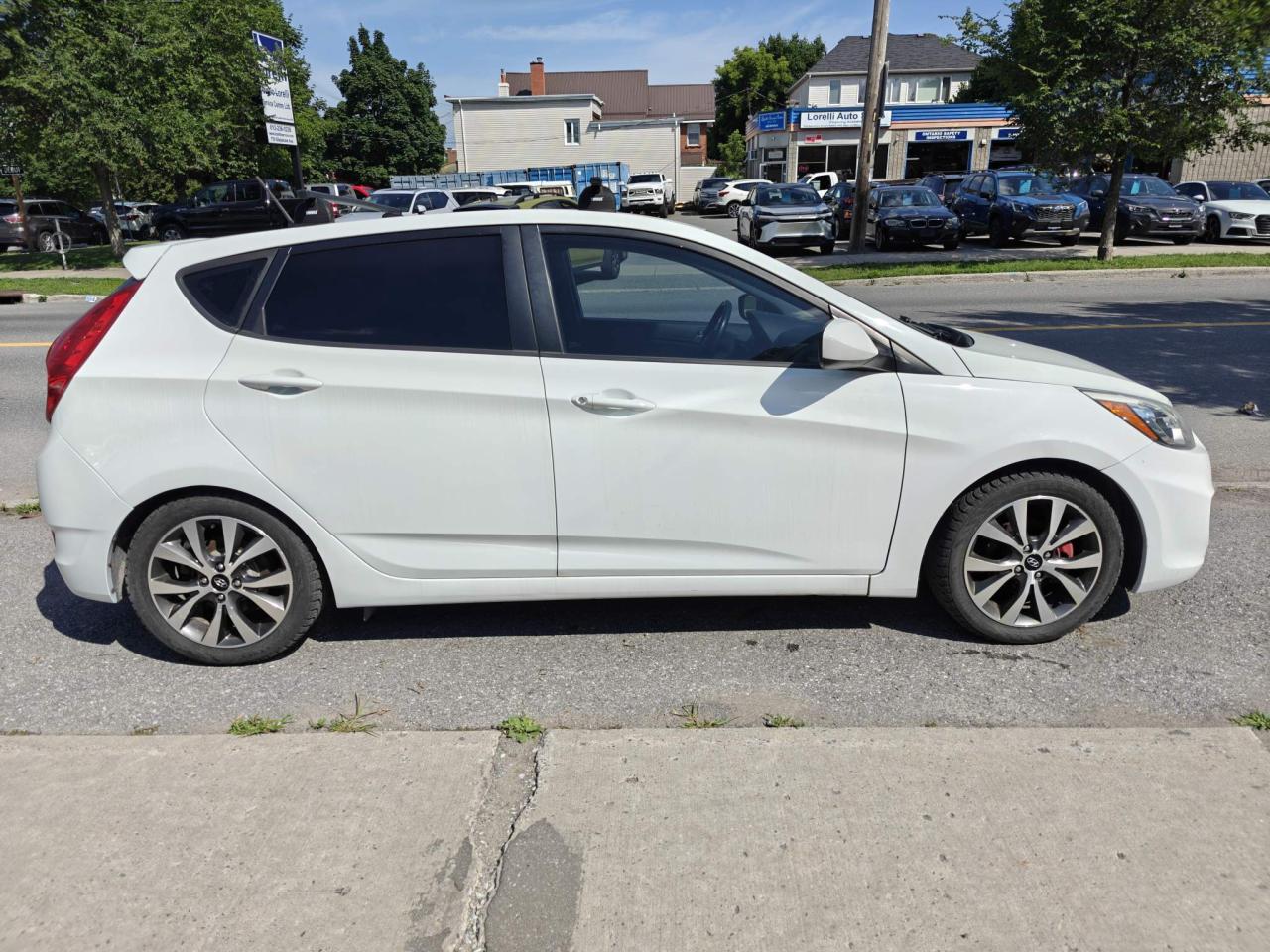 2015 Hyundai Accent GLS (M6) 4dr Hatchback Photo