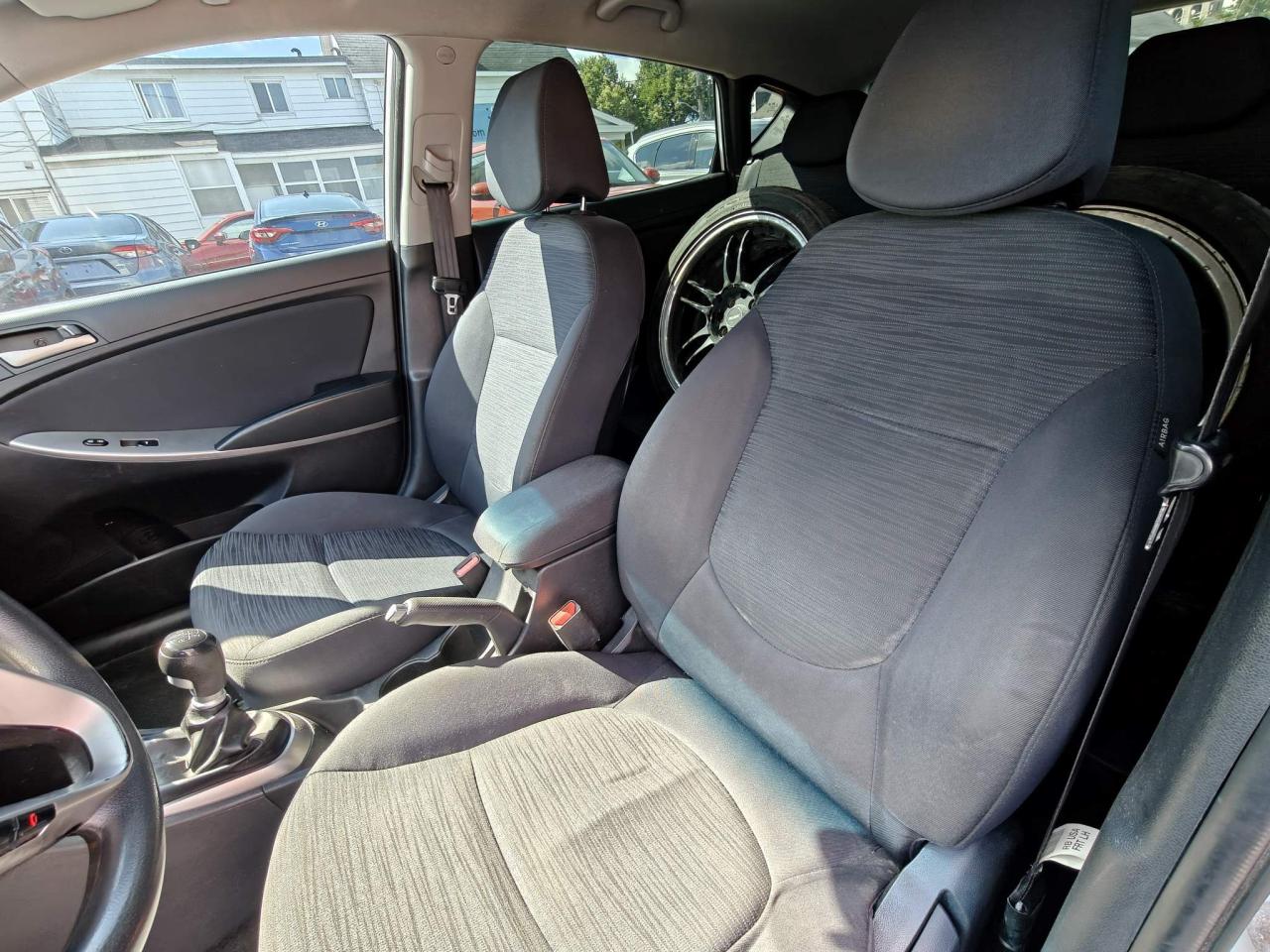 2015 Hyundai Accent GLS (M6) 4dr Hatchback Photo