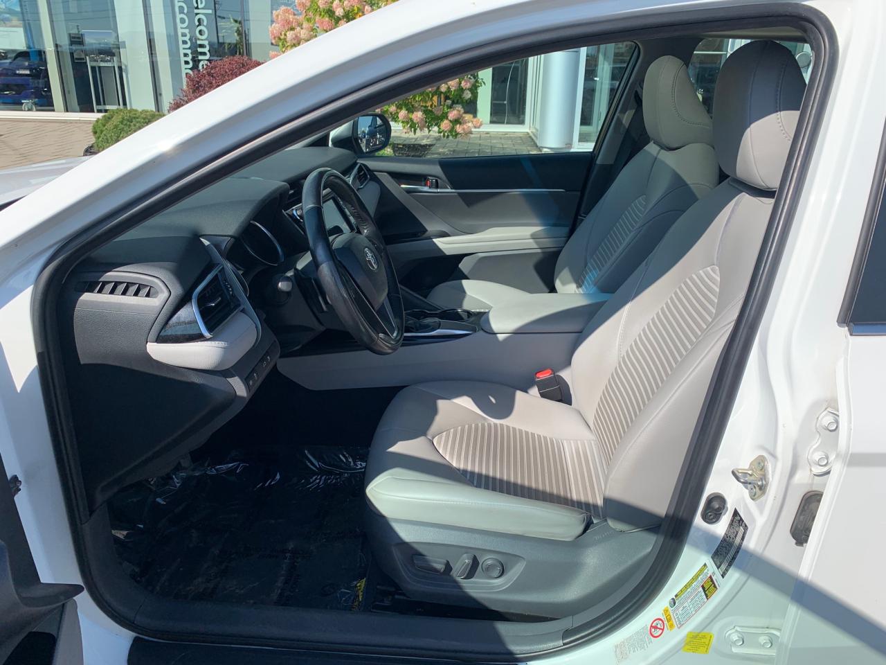 2018 Toyota Camry SE 4dr Sedan Photo