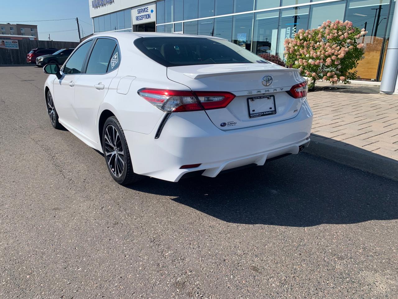 2018 Toyota Camry SE 4dr Sedan Photo