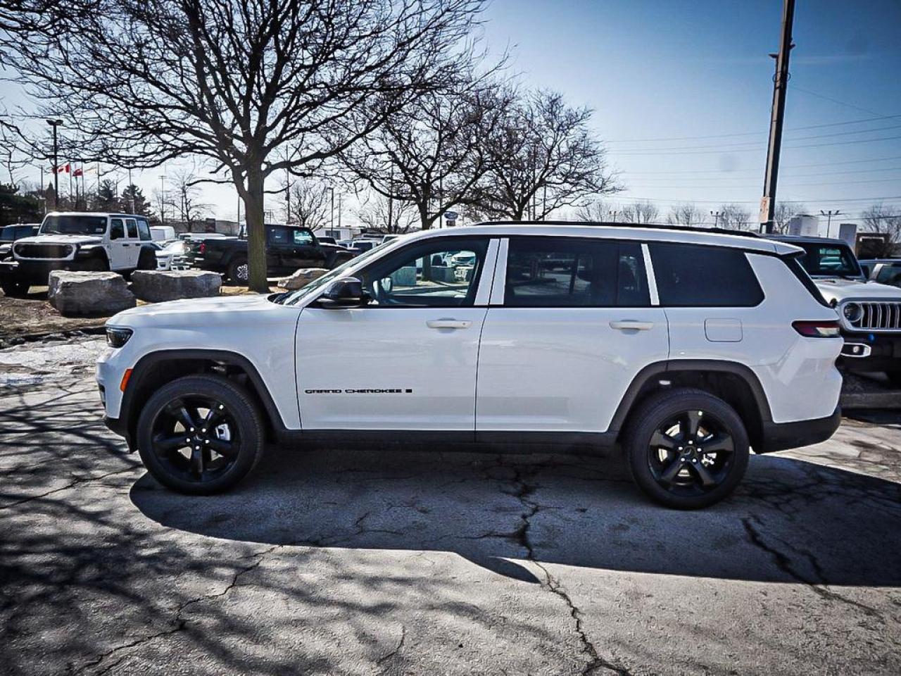 2025 Jeep Grand Cherokee L  Photo4