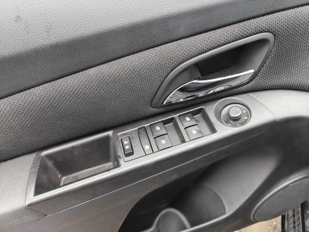 2016 Chevrolet Cruze Limited LT 1LT 4dr Sedan Photo