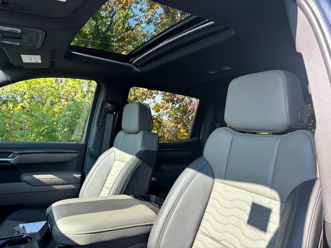 2026 Chevrolet Silverado 1500 Crew Cab Short Box 4-Wheel Drive ZR2 Photo4