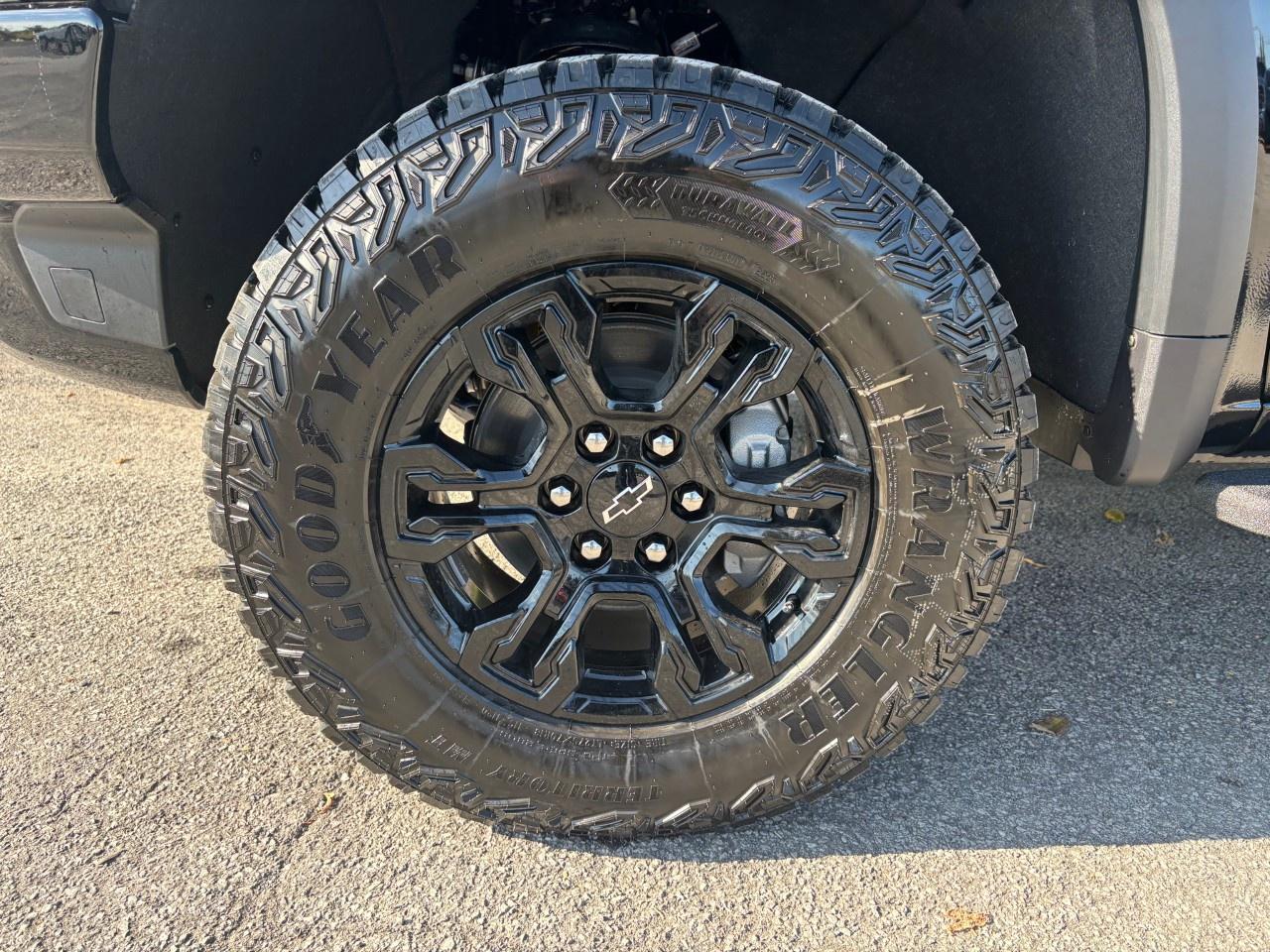 2026 Chevrolet Silverado 1500 Crew Cab Short Box 4-Wheel Drive ZR2 Photo