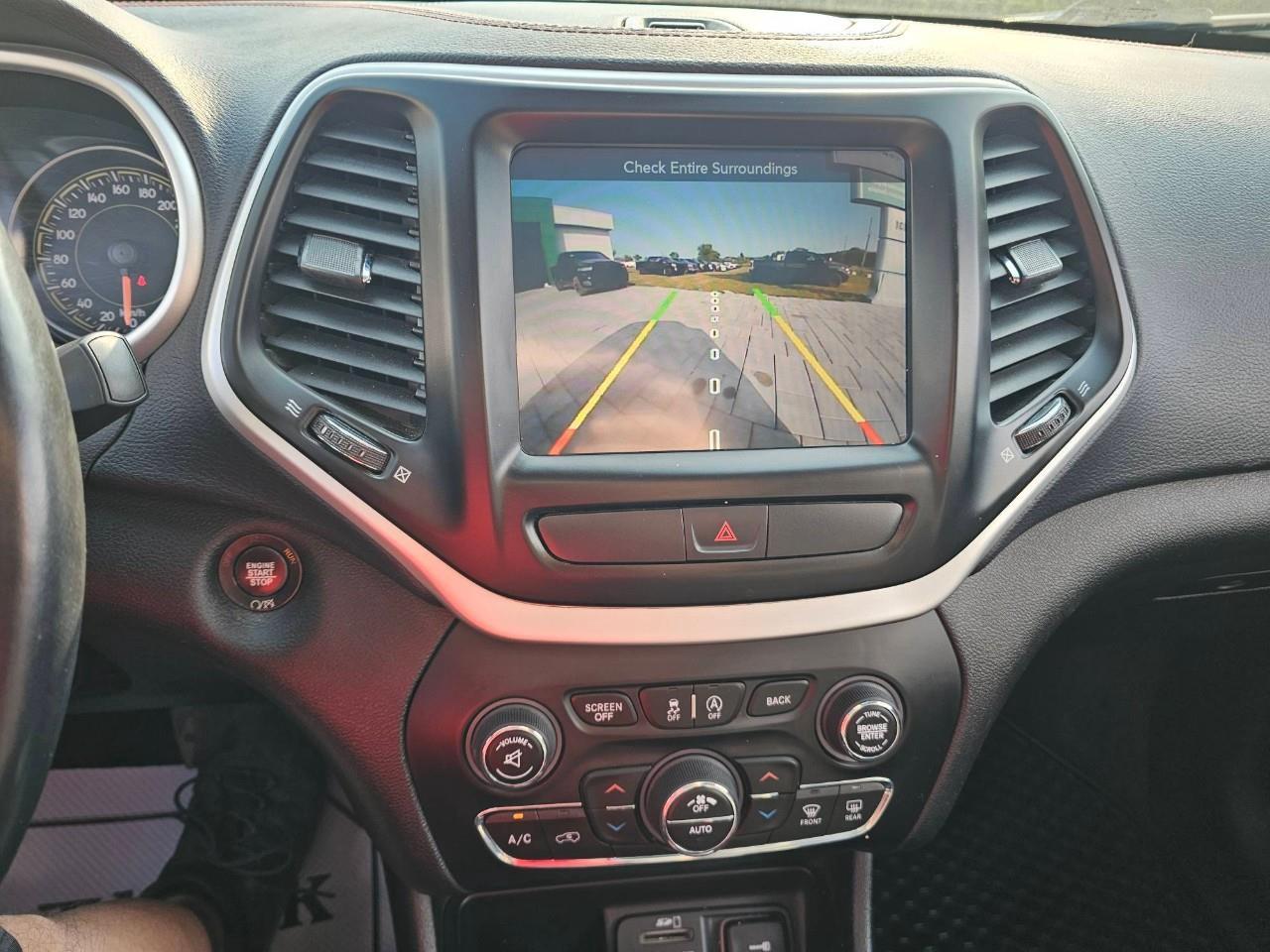 2018 Jeep Cherokee Trailhawk 4dr 4x4 Photo