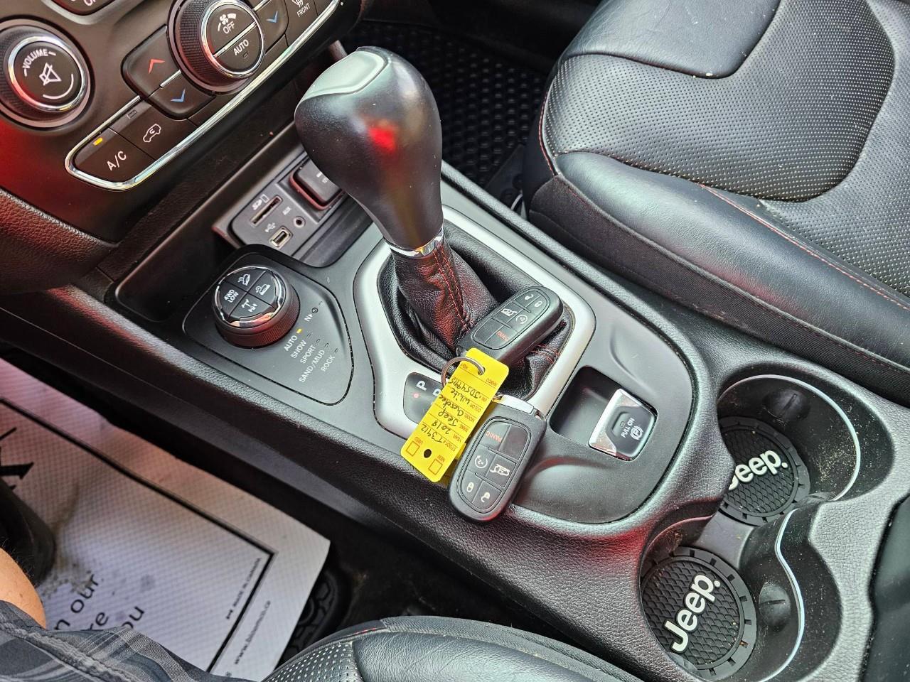 2018 Jeep Cherokee Trailhawk 4dr 4x4 Photo