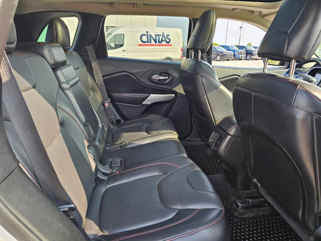 2018 Jeep Cherokee Trailhawk 4dr 4x4 Photo