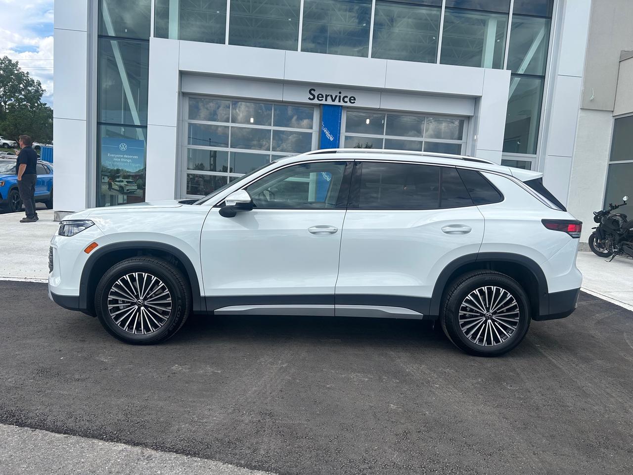 2025 Volkswagen Tiguan Comfortline 4dr All-wheel Drive 4MOTION Photo5