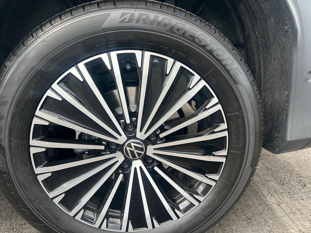 2025 Volkswagen Tiguan Comfortline 4dr All-wheel Drive 4MOTION Photo