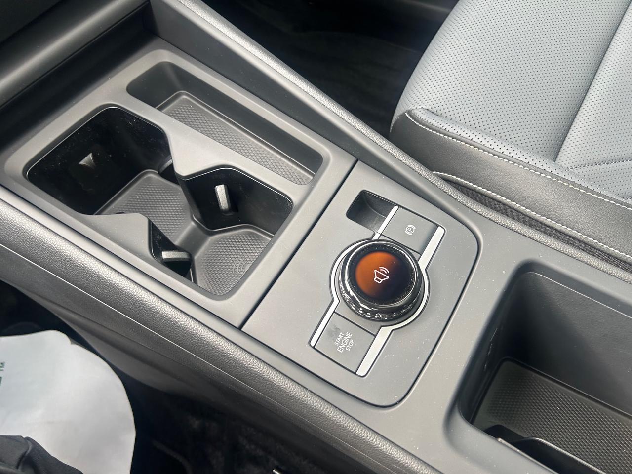 2025 Volkswagen Tiguan Comfortline 4dr All-wheel Drive 4MOTION Photo