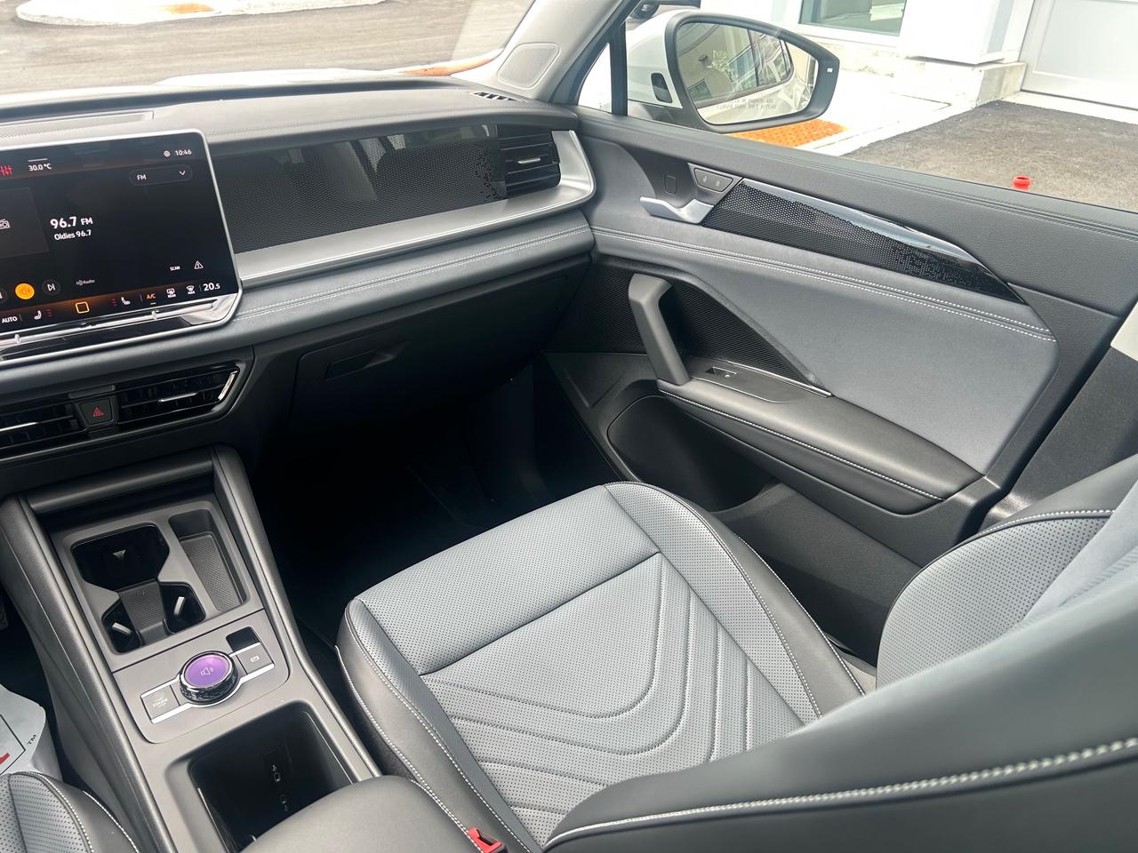 2025 Volkswagen Tiguan Comfortline 4dr All-wheel Drive 4MOTION Photo