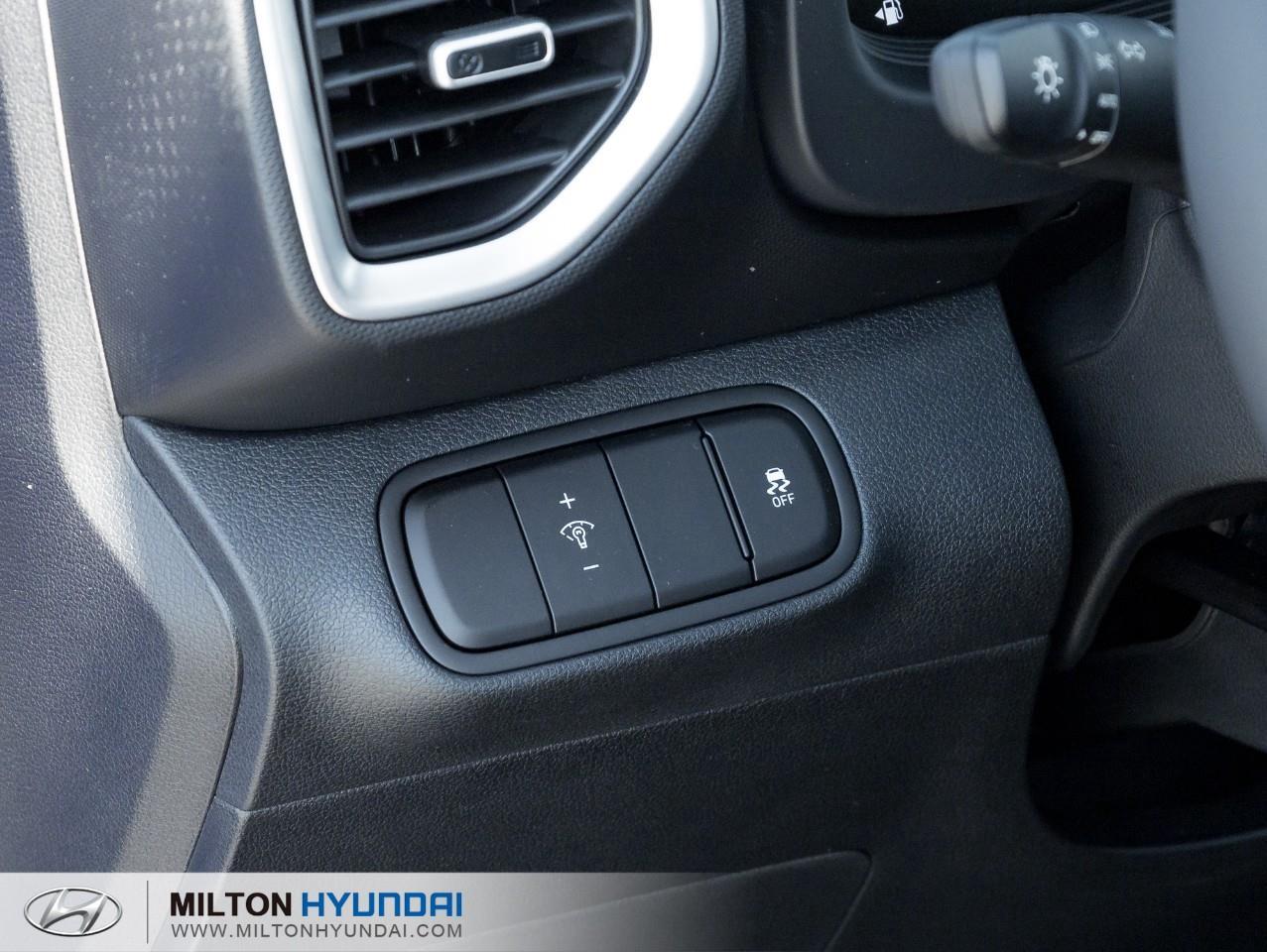 2026 Hyundai Venue Preferred w/Two-Tone 4dr Front-Wheel Drive Photo