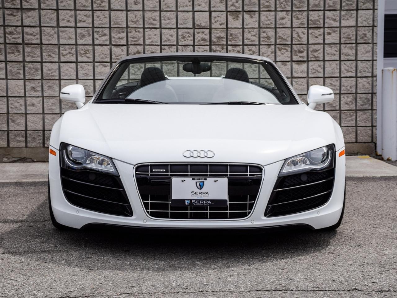 2011 Audi R8 5.2 (R tronic) 2dr All-Wheel Drive quattro Spyder Photo