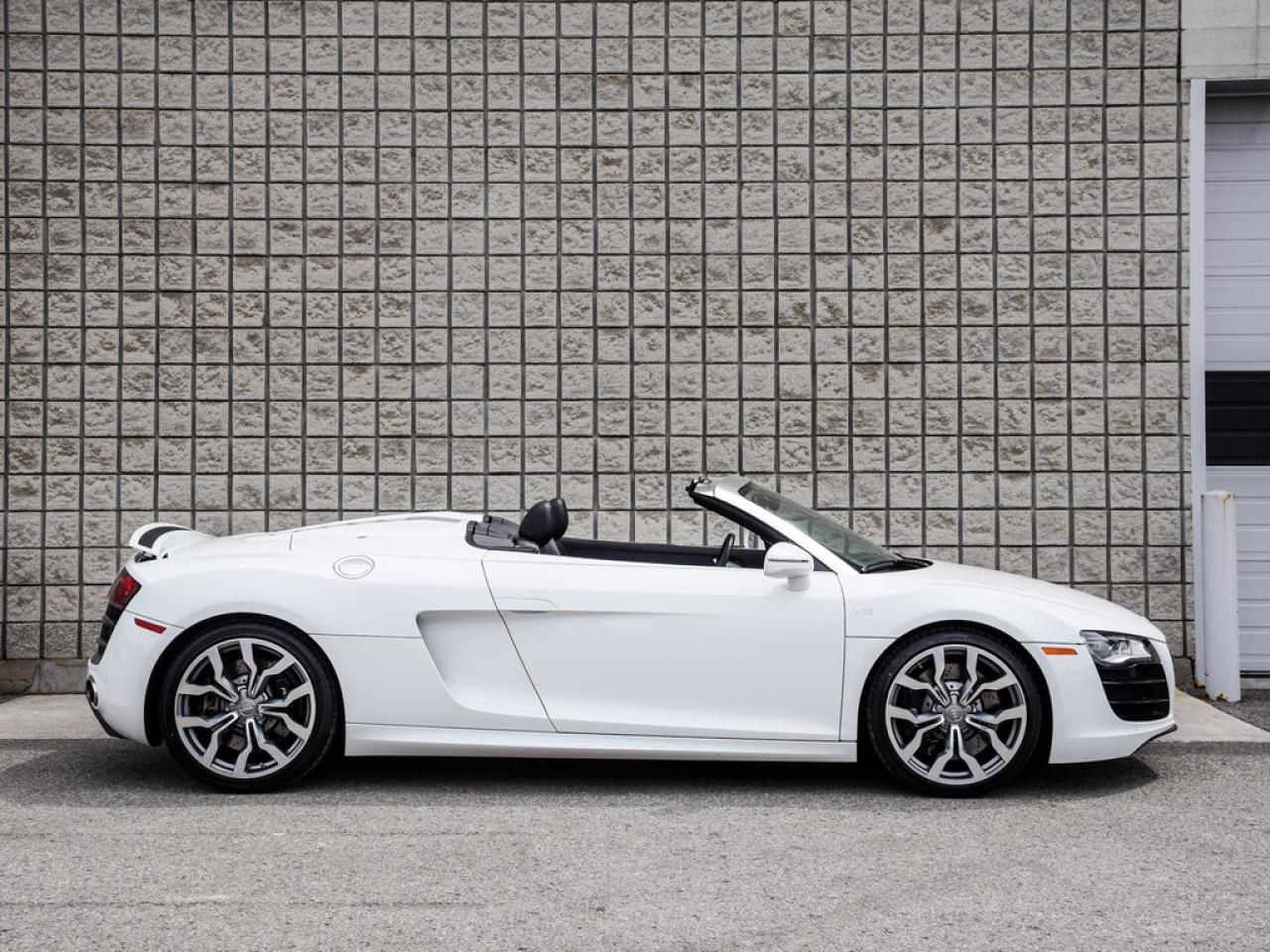 2011 Audi R8 5.2 (R tronic) 2dr All-Wheel Drive quattro Spyder Photo