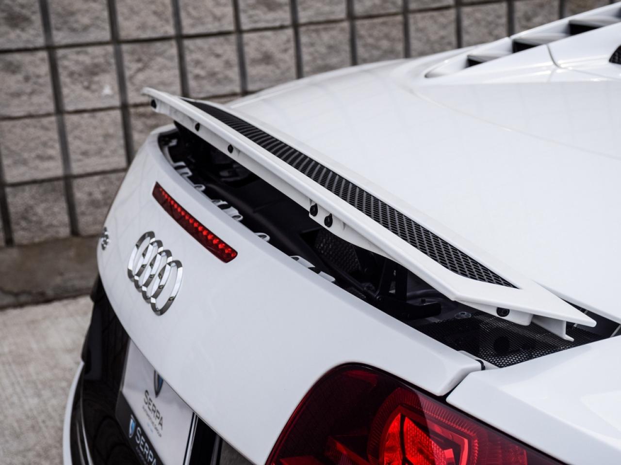 2011 Audi R8 5.2 (R tronic) 2dr All-Wheel Drive quattro Spyder Photo