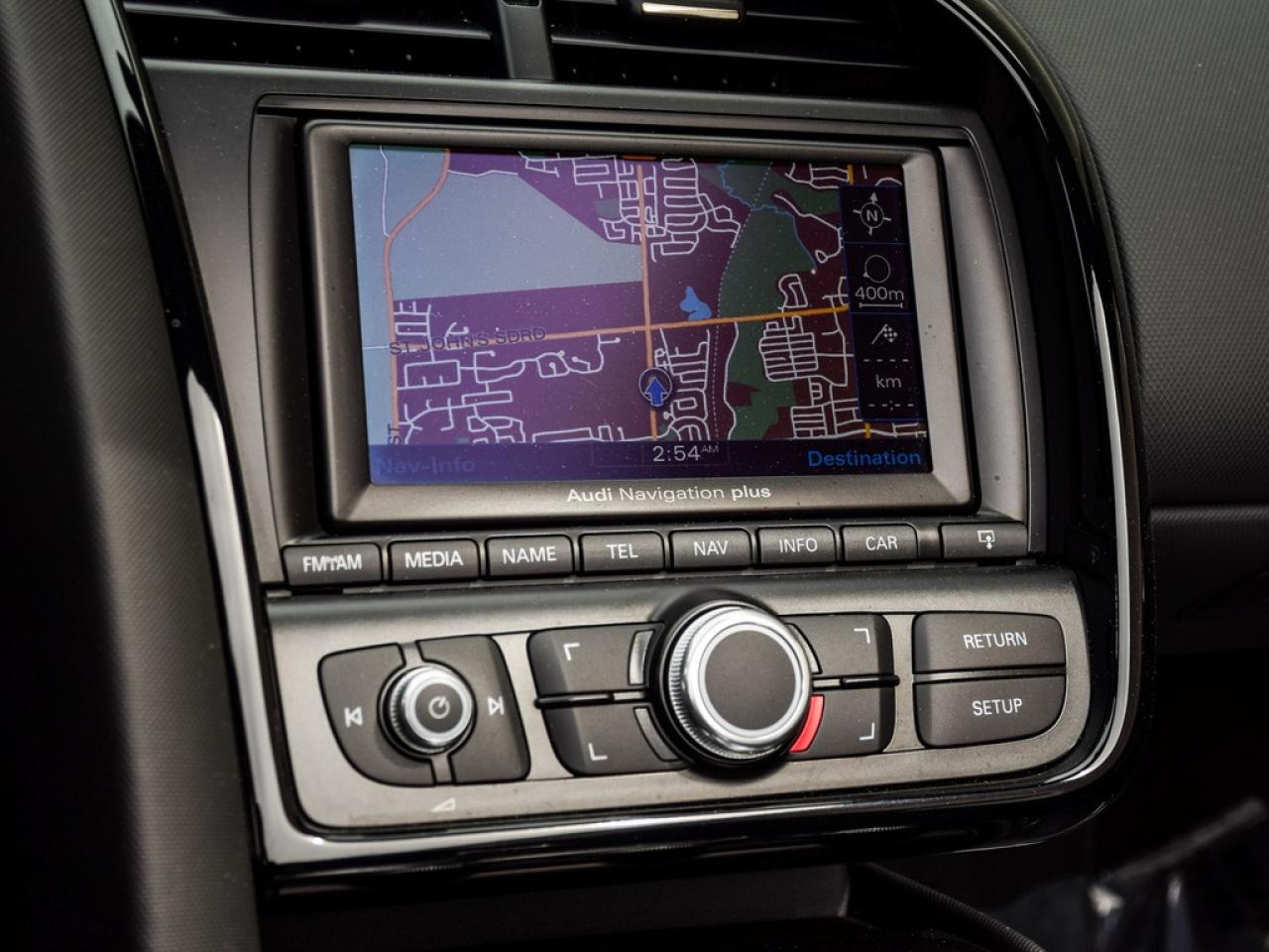 2011 Audi R8 5.2 (R tronic) 2dr All-Wheel Drive quattro Spyder Photo