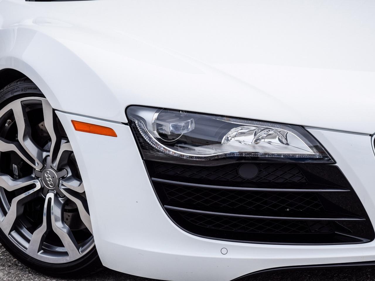 2011 Audi R8 5.2 (R tronic) 2dr All-Wheel Drive quattro Spyder Photo