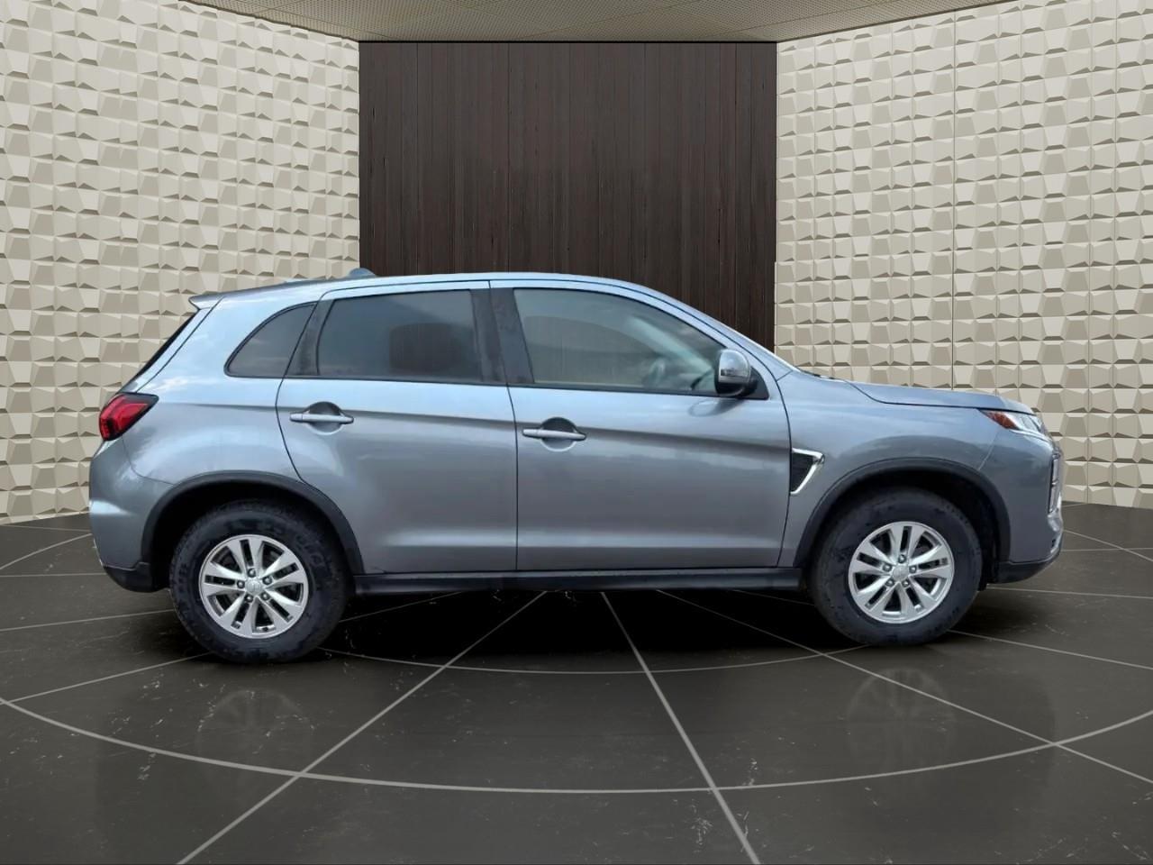 2022 Mitsubishi RVR SE 4dr AWC Photo