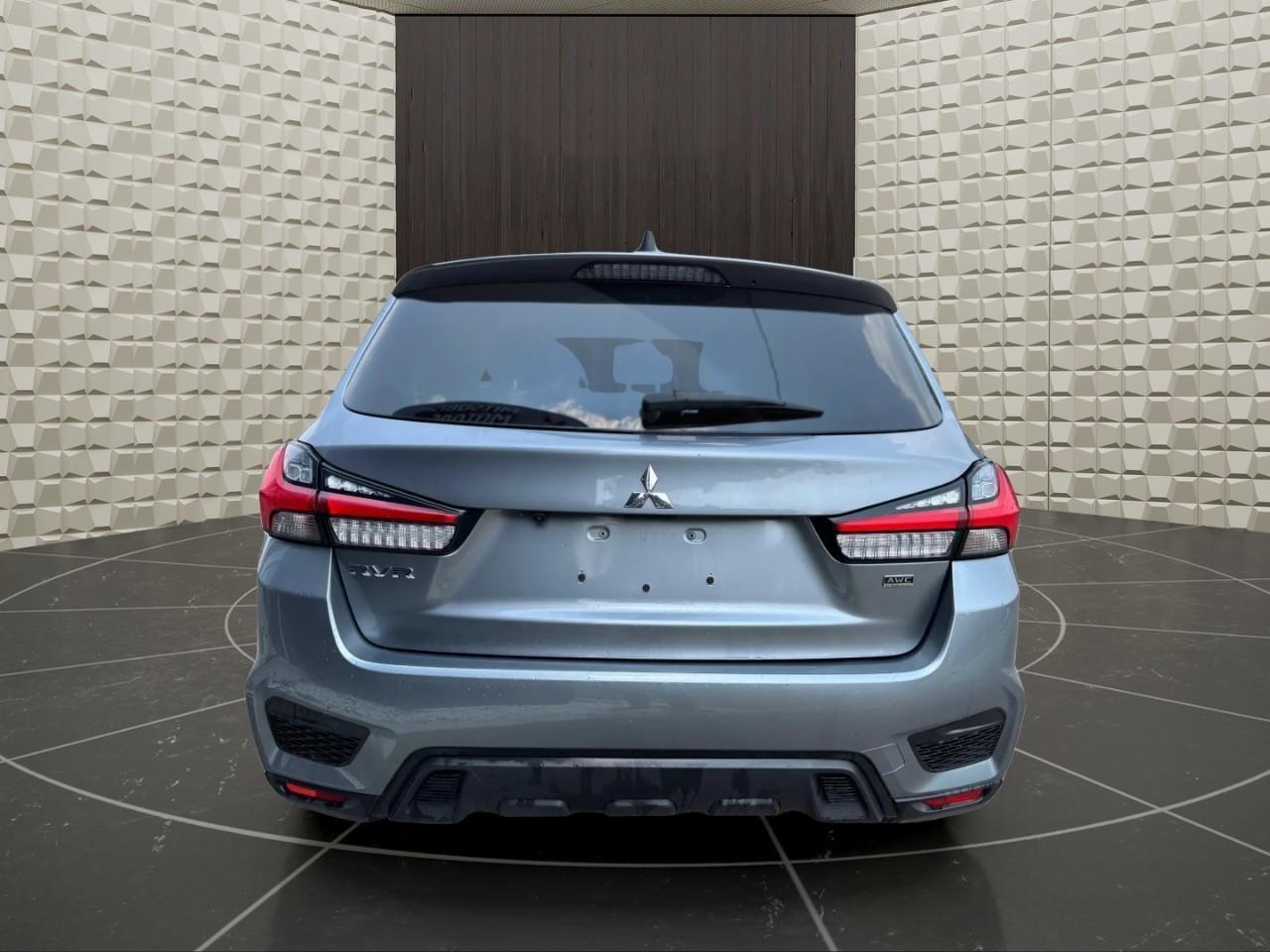 2022 Mitsubishi RVR SE 4dr AWC Photo