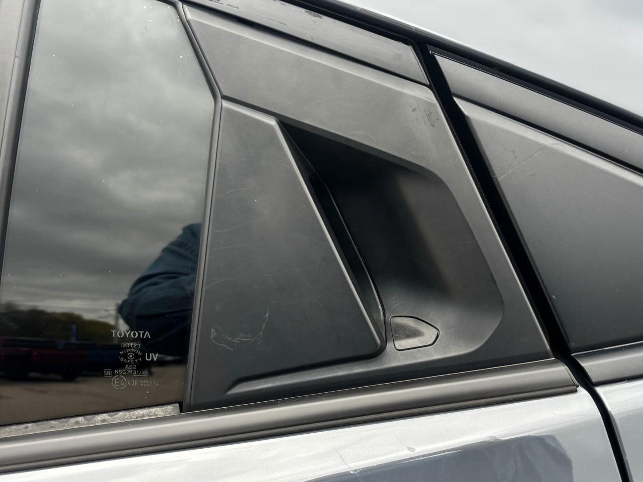 2023 Toyota Prius Prime XSE 5dr Hatchback Photo