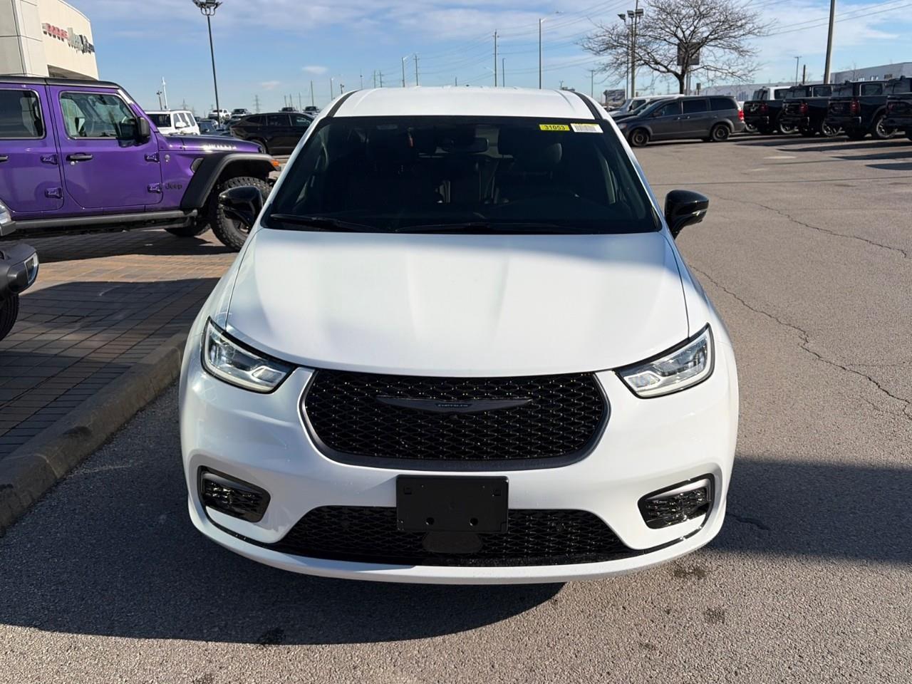 2026 Chrysler Pacifica Select All-Wheel Drive Passenger Van Photo