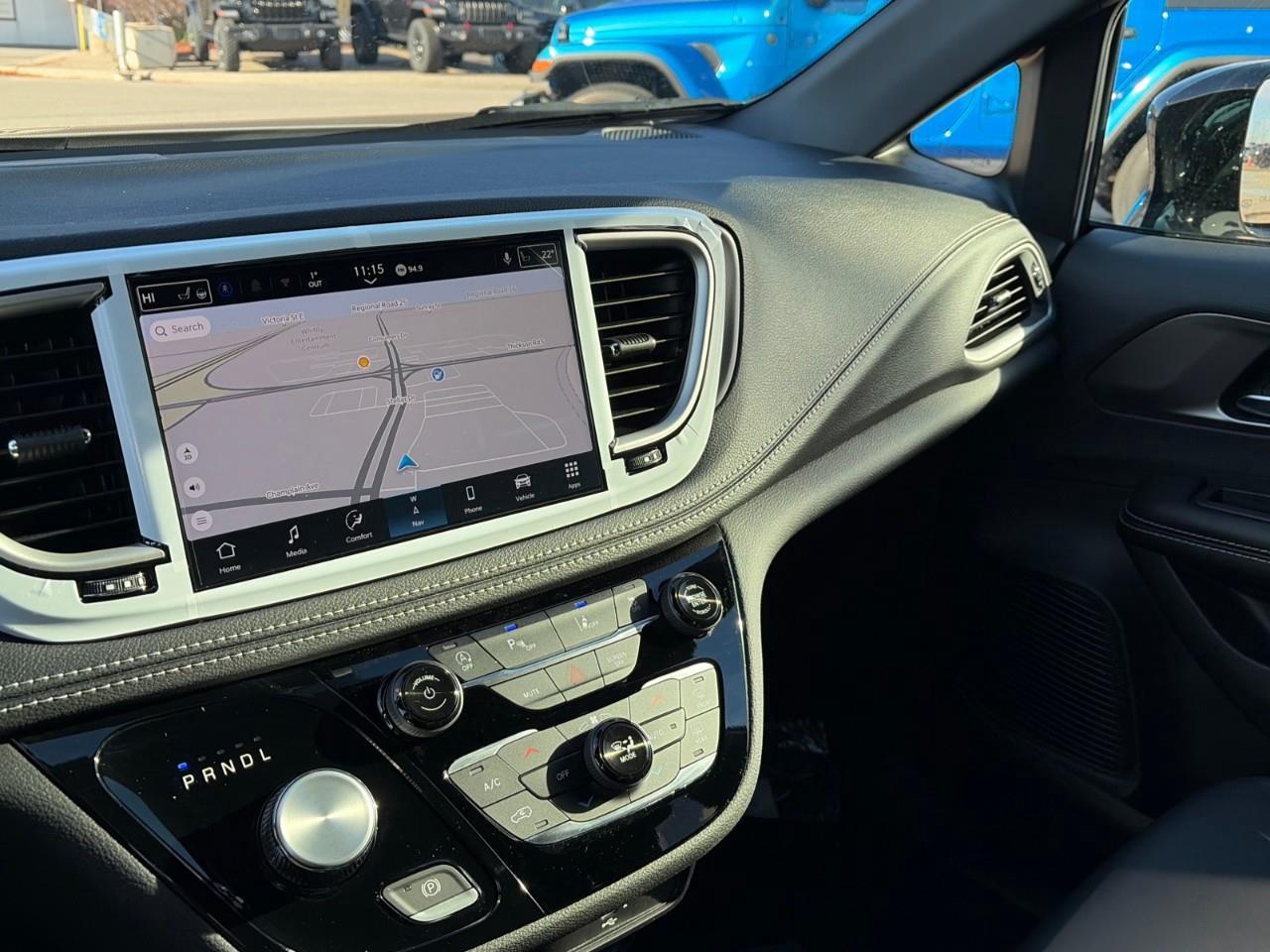 2026 Chrysler Pacifica Select All-Wheel Drive Passenger Van Photo