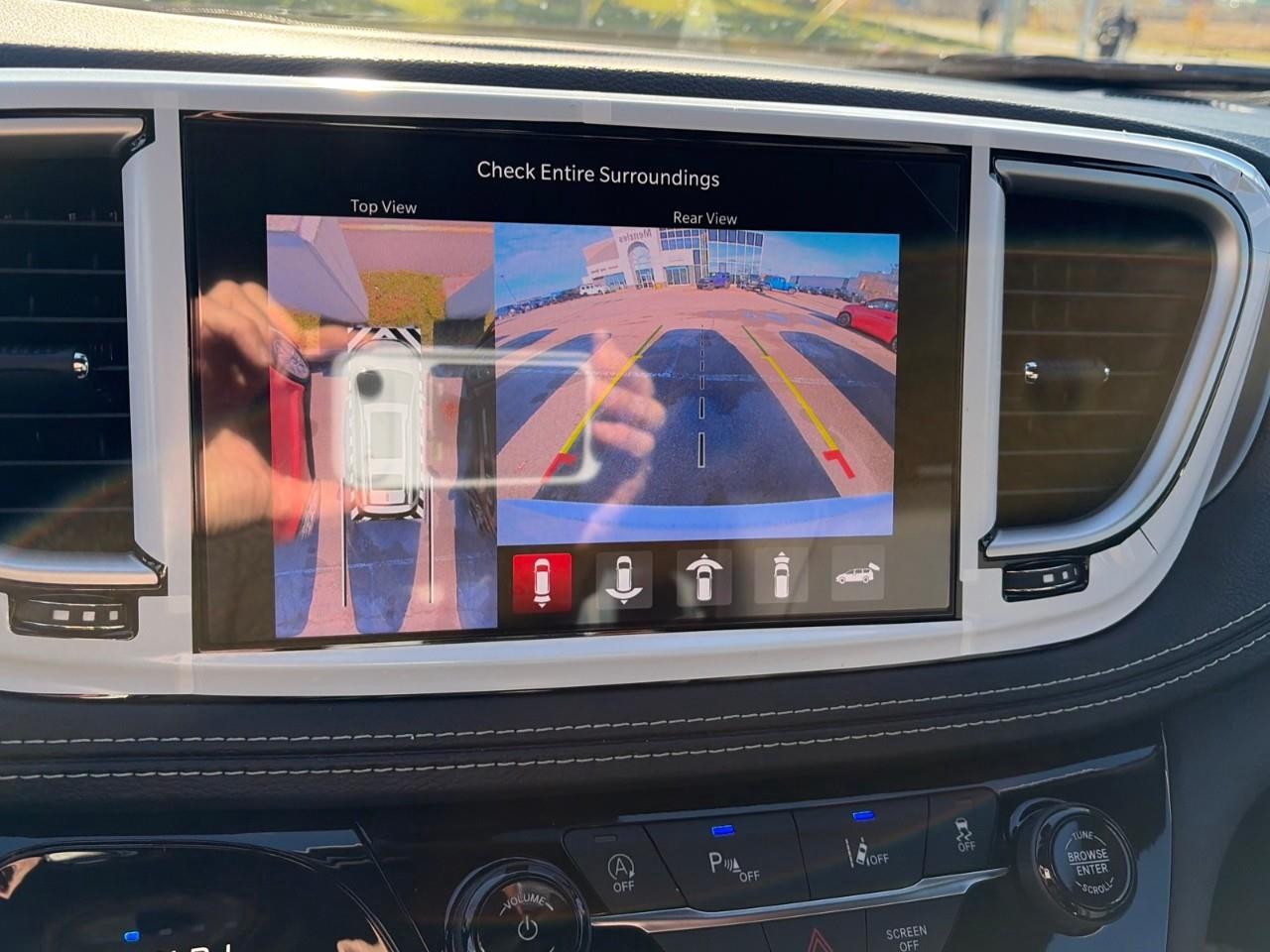 2026 Chrysler Pacifica Select All-Wheel Drive Passenger Van Photo