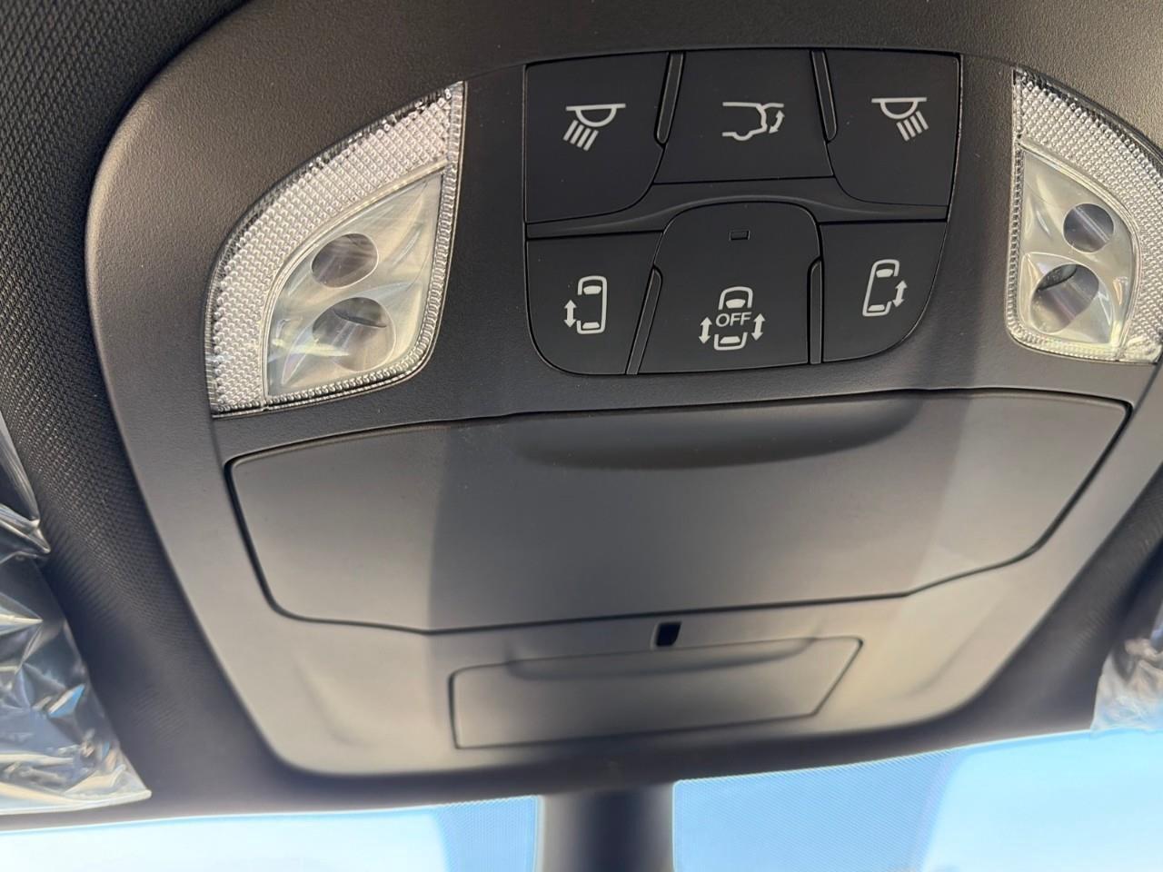 2026 Chrysler Pacifica Select All-Wheel Drive Passenger Van Photo