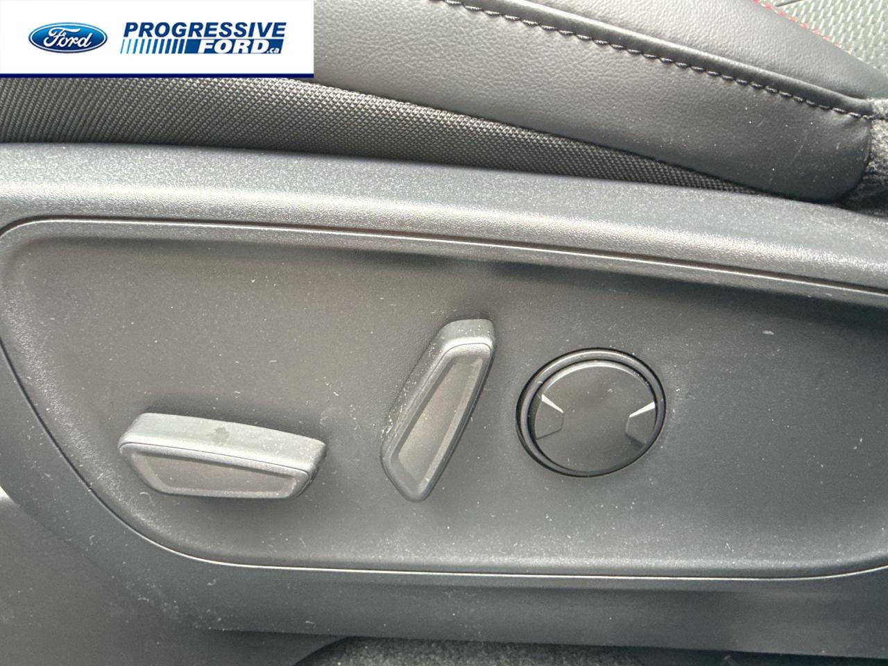 2025 Ford Escape ST-Line Select 4dr All-Wheel Drive Photo