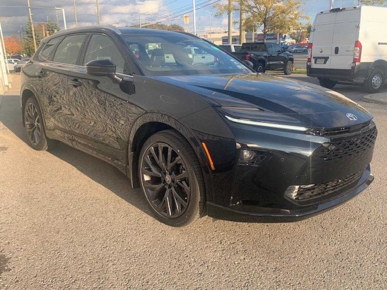 2025 Toyota Crown Signia Limited 4dr All-Wheel Drive Photo4